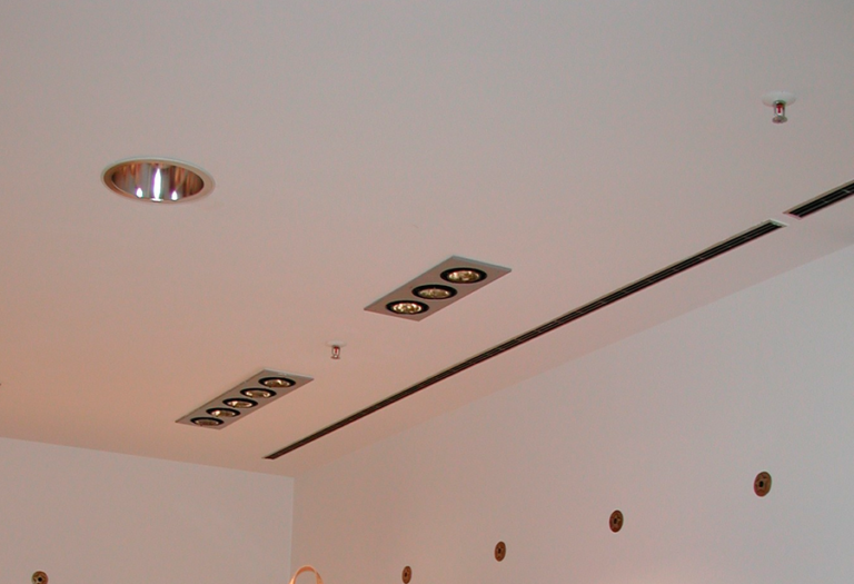 Магнитные решетки для натяжных потолков фото