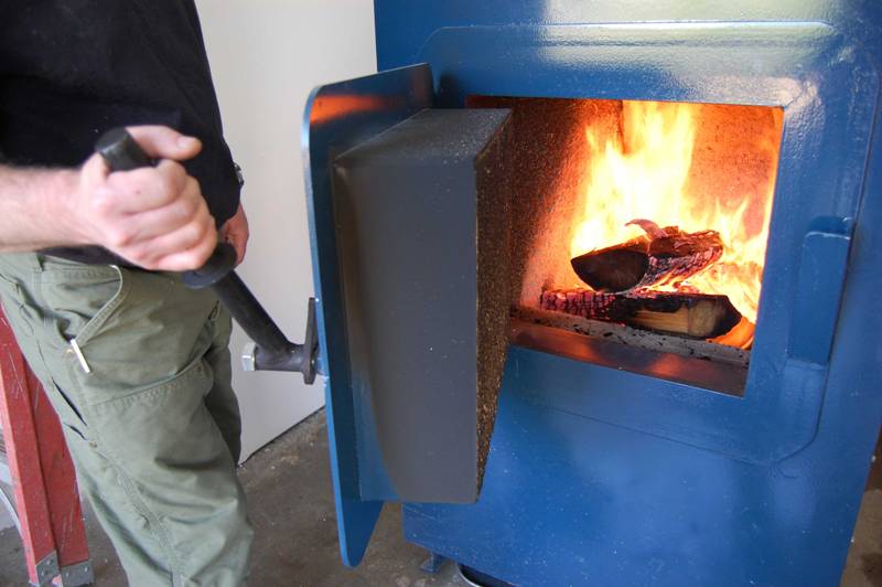 Как правильно отапливать дом котлом на дровах с теплообменником
